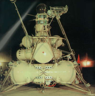 Межпланетная станция Луна-10 (СССР).